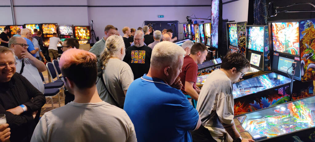 Practice on the ten Open Tournament machines on Friday night